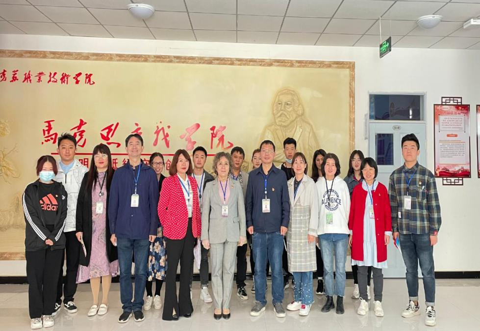【党史学习教育】纺织工程学院组织开展重温时代情怀，勇担时代使命，夯实党史学习教育参观学院马院红色教育基地活动